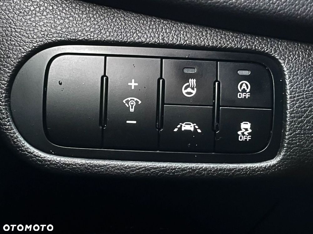 Kia Carens - 36