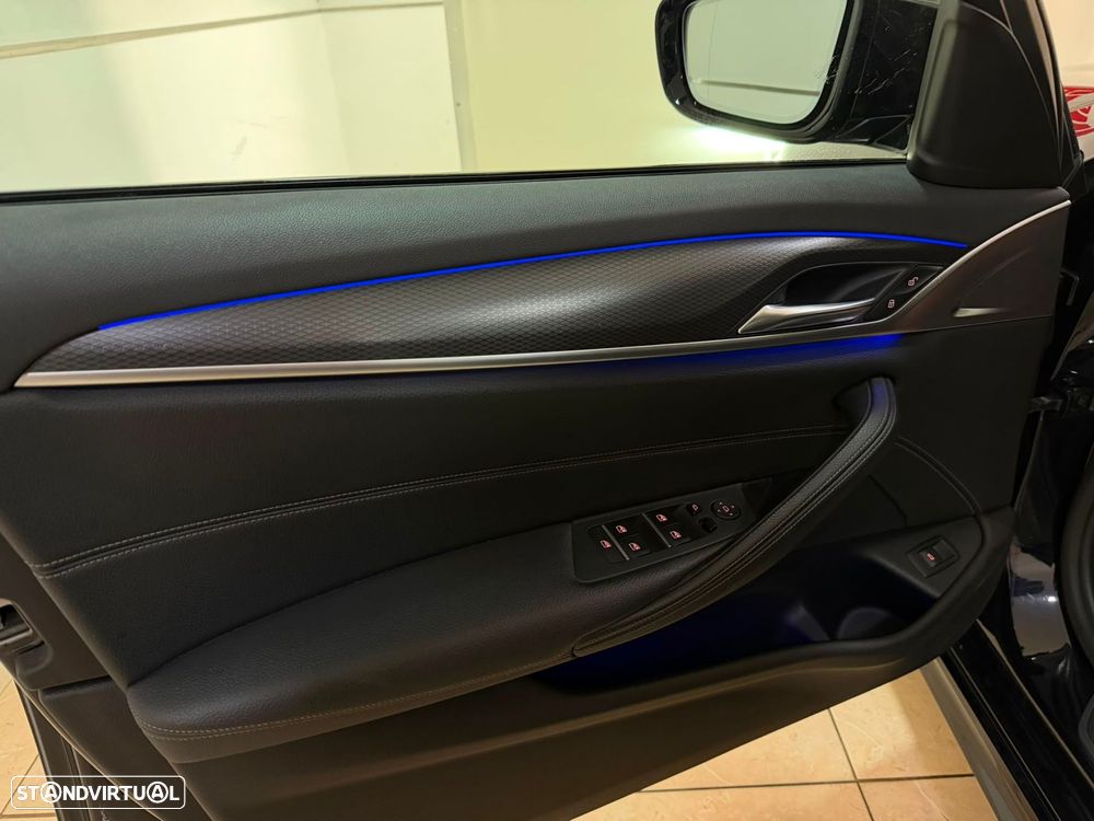 BMW 520 d Pack Desportivo M Auto - 17
