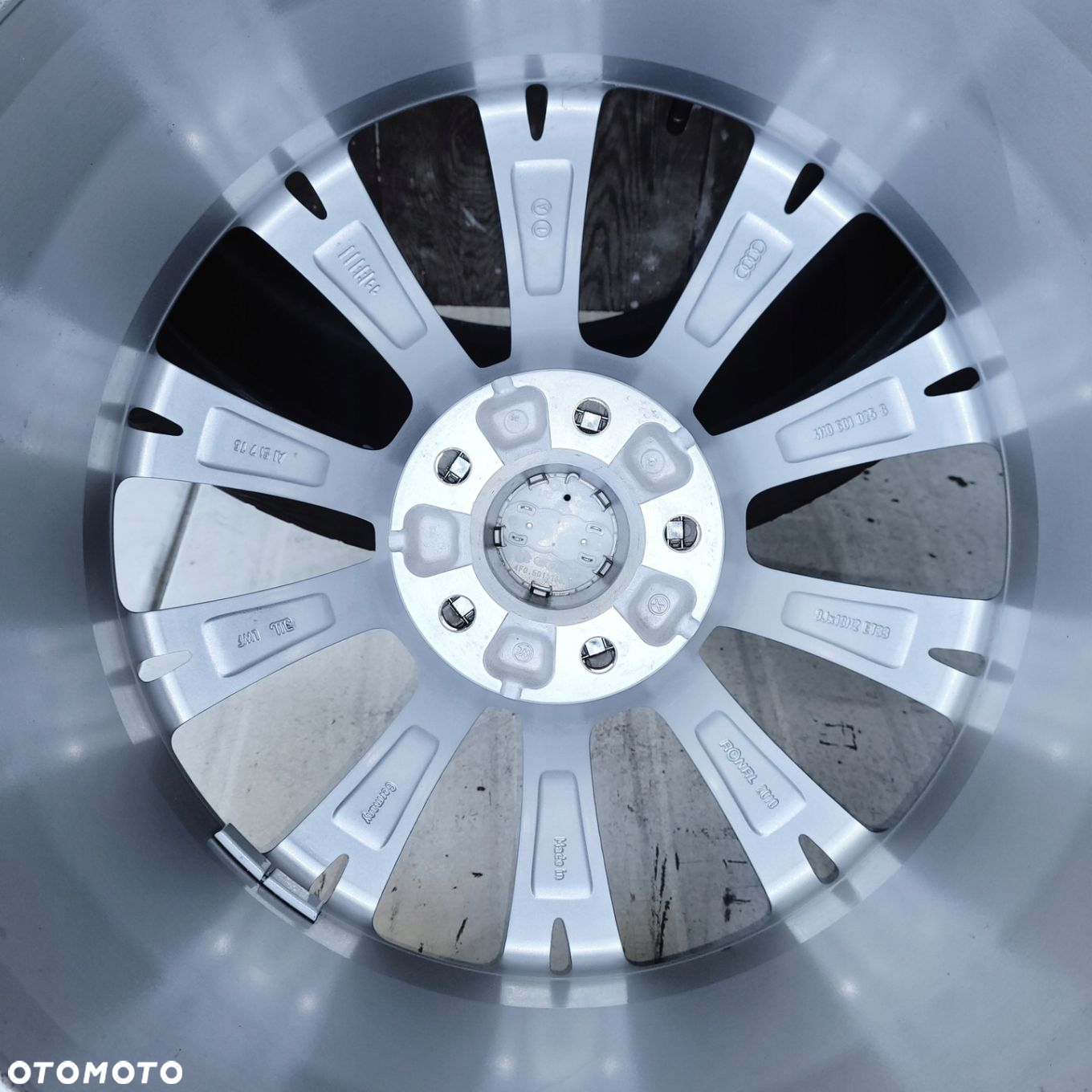 NOWA FELGA AUDI A8 S8 A7 S7 19 x 9 et33 OE 4H0601025G ORYGINALNA - 2