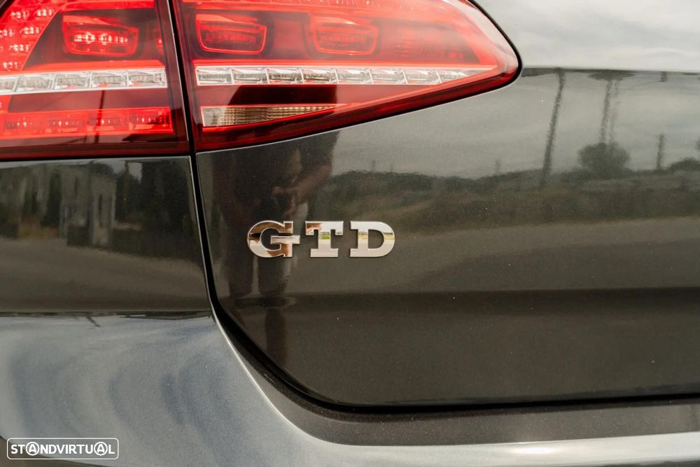 VW Golf 2.0 TDI GTD DSG - 40