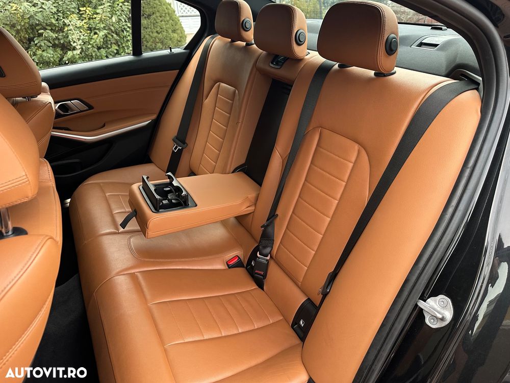 BMW Seria 3 330e Aut. - 12