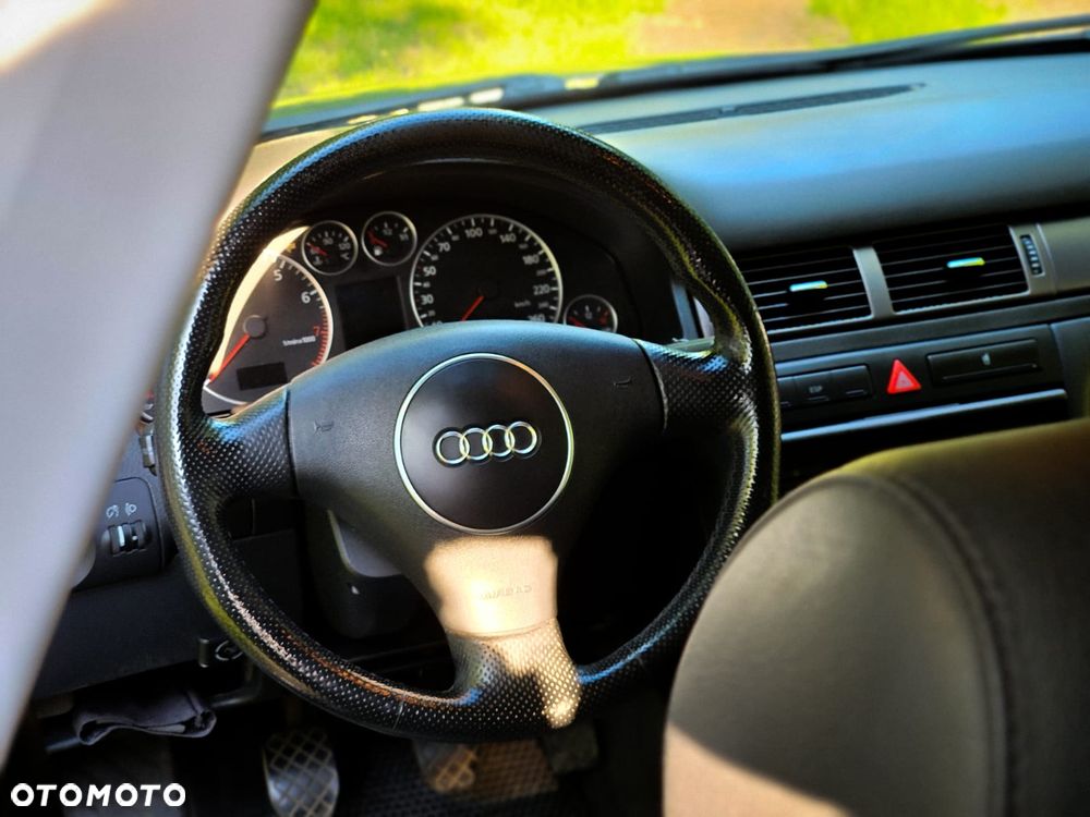 Audi A6 Avant 2.4 Quattro - 16