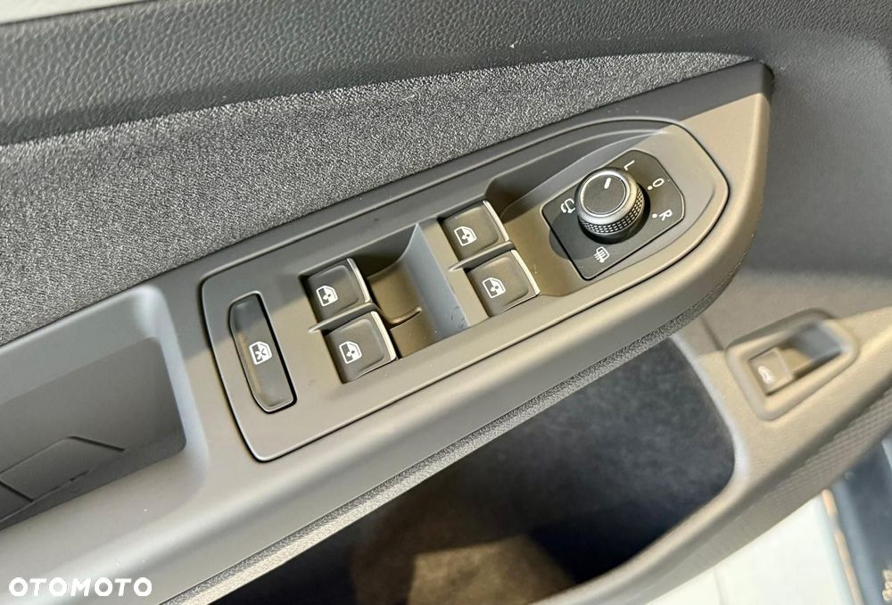 Volkswagen Golf - 22