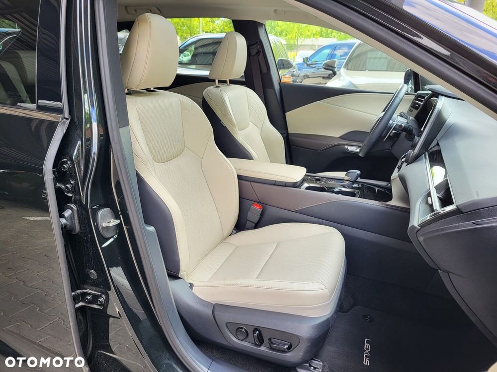Lexus RX 450h+ F Sport Design - 29