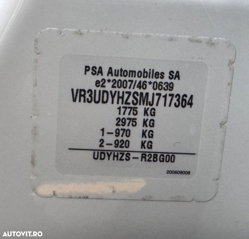 Peugeot 2008 1.5 BlueHDI EAT8 STT GT - 36