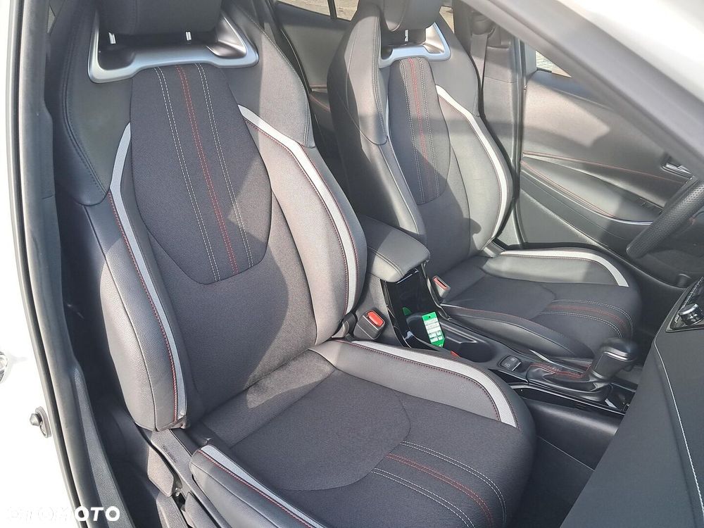 Toyota Corolla 1.8 Hybrid GR Sport Dynamic - 22