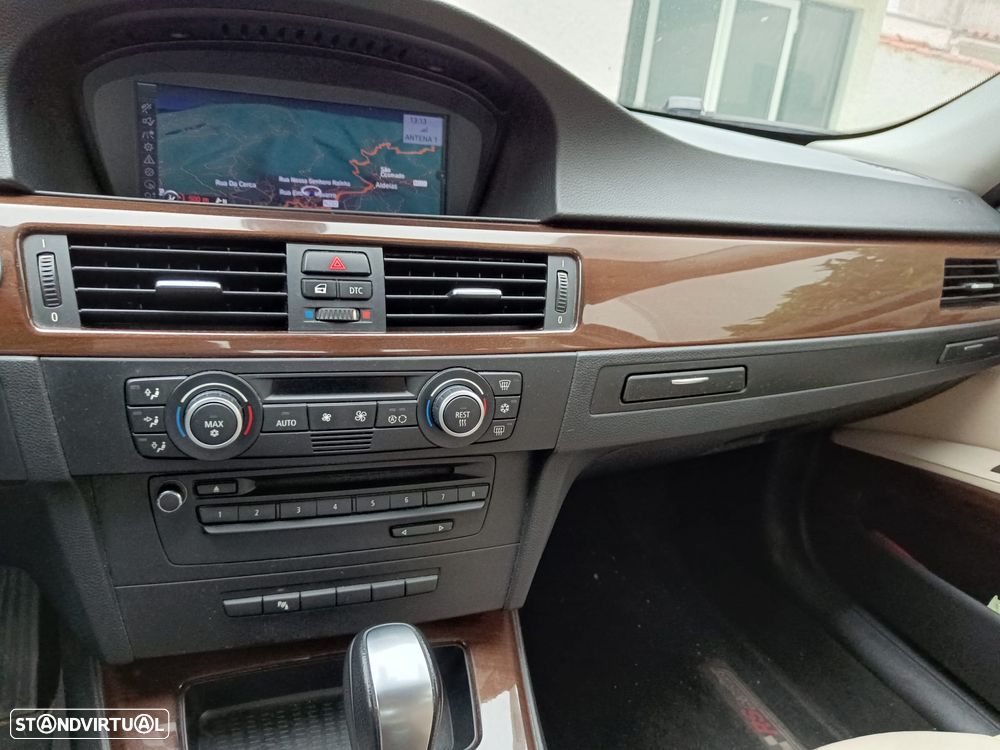 BMW 320 d Auto - 4