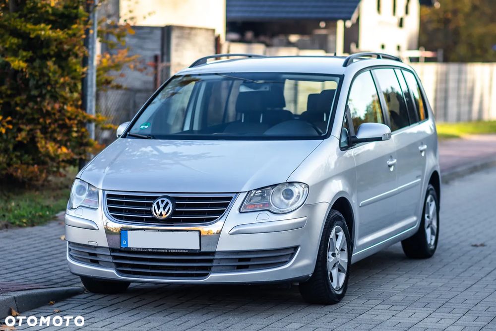 Volkswagen Touran 2009 photo 3