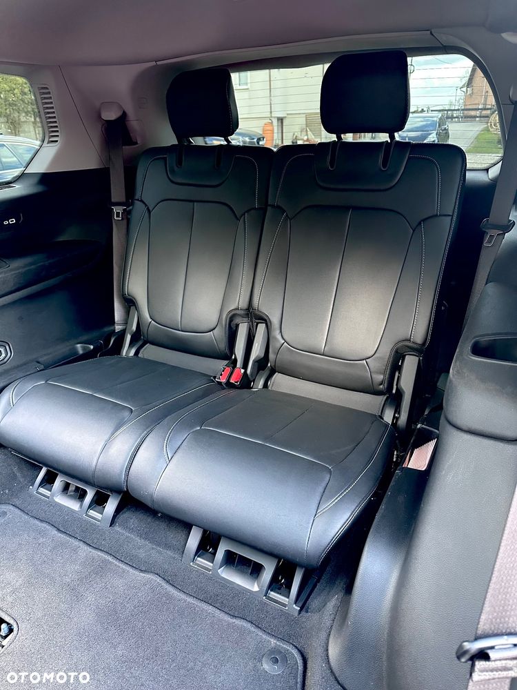 Jeep Grand Cherokee - 21