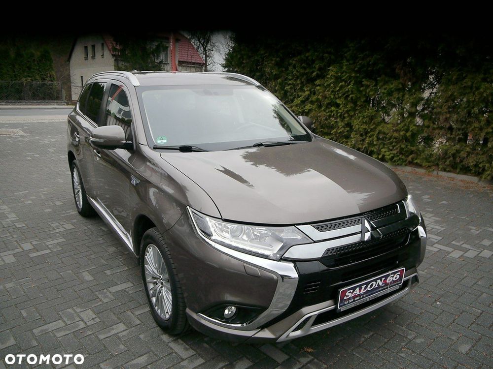 Mitsubishi Outlander - 3