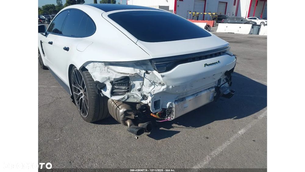 Porsche Panamera - 8