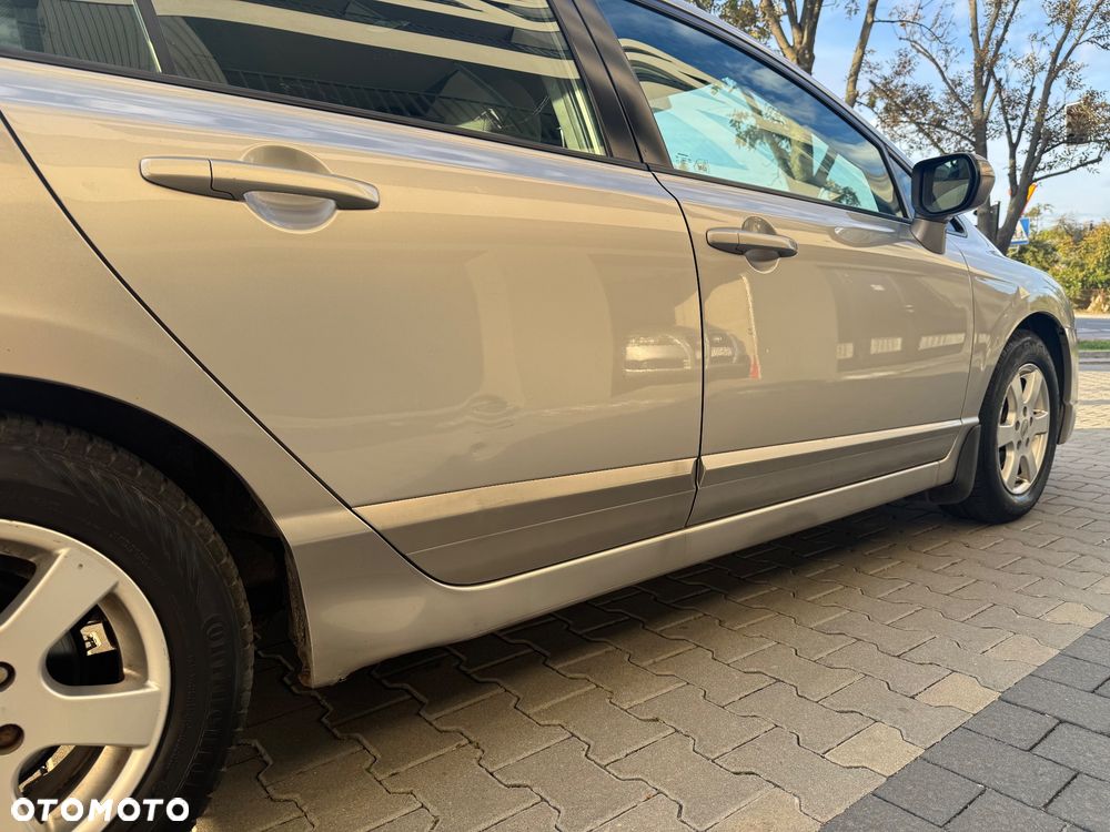 Honda Civic 1.8 Comfort - 11