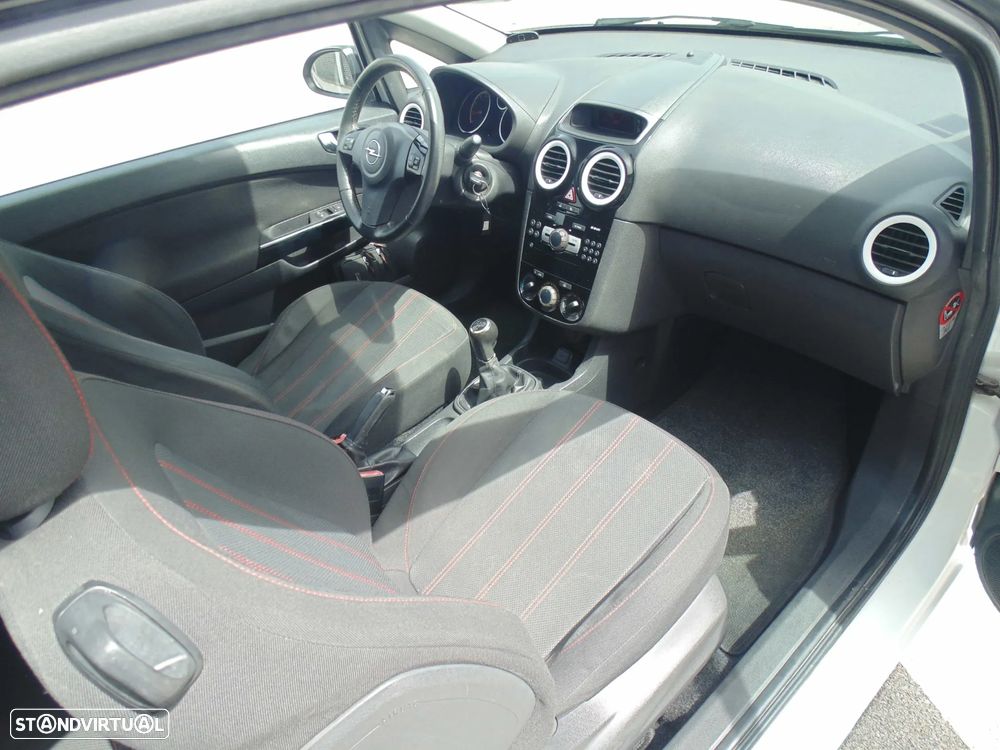 Opel Corsa 1.2 Black Edition 129g - 16