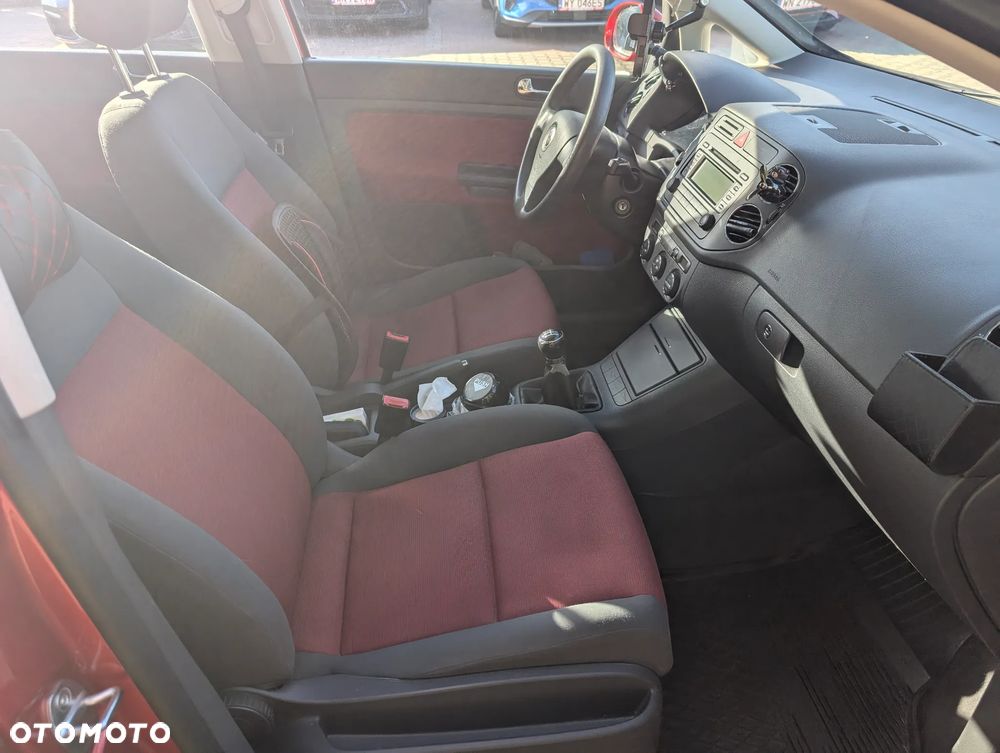 Volkswagen Golf 1.6 FSI Trendline - 16