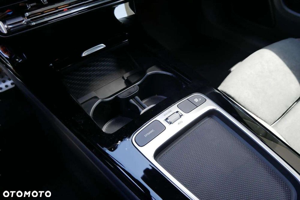 Mercedes-Benz CLA - 11