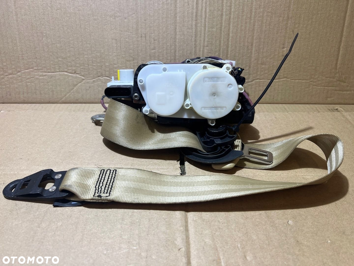 AUDI A8 D4 PAS BEZPIECZEŃSTWA LEWY PRZÓD PRZEDNI KREMOWY 4H0857705A - 6