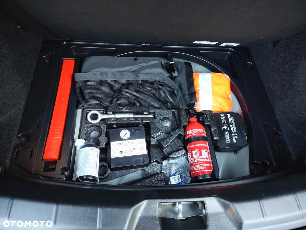 Volvo V40 - 23