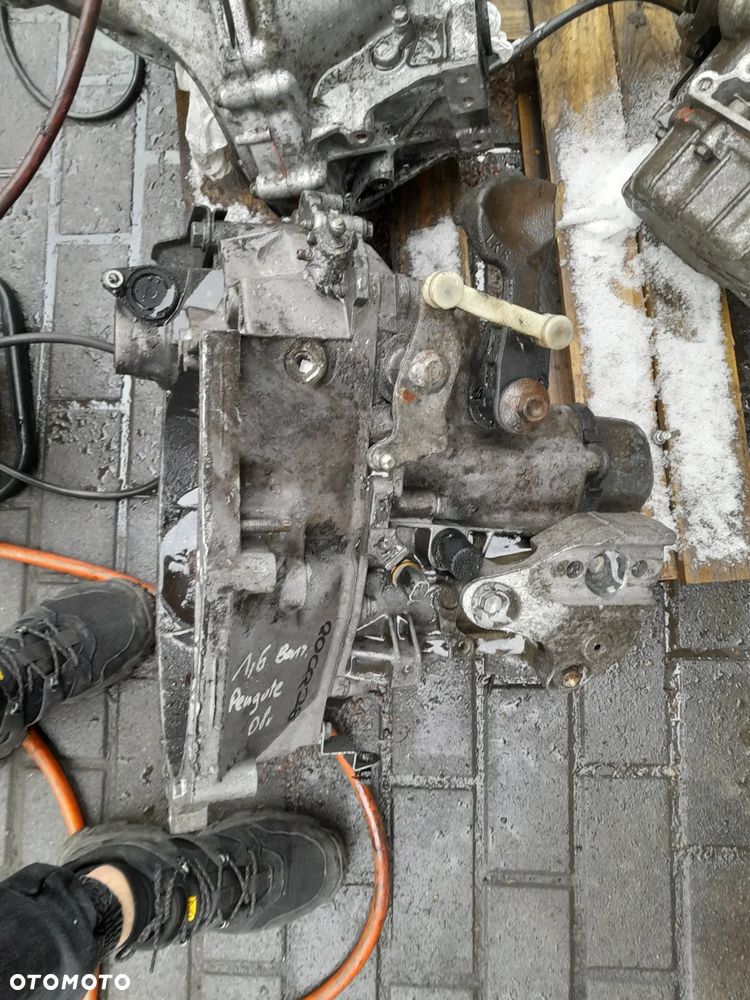 TOYOTA AVENSIS T25 SKRZYNIA BIEGÓW MANUALNA 2.2 DIESEL - 6