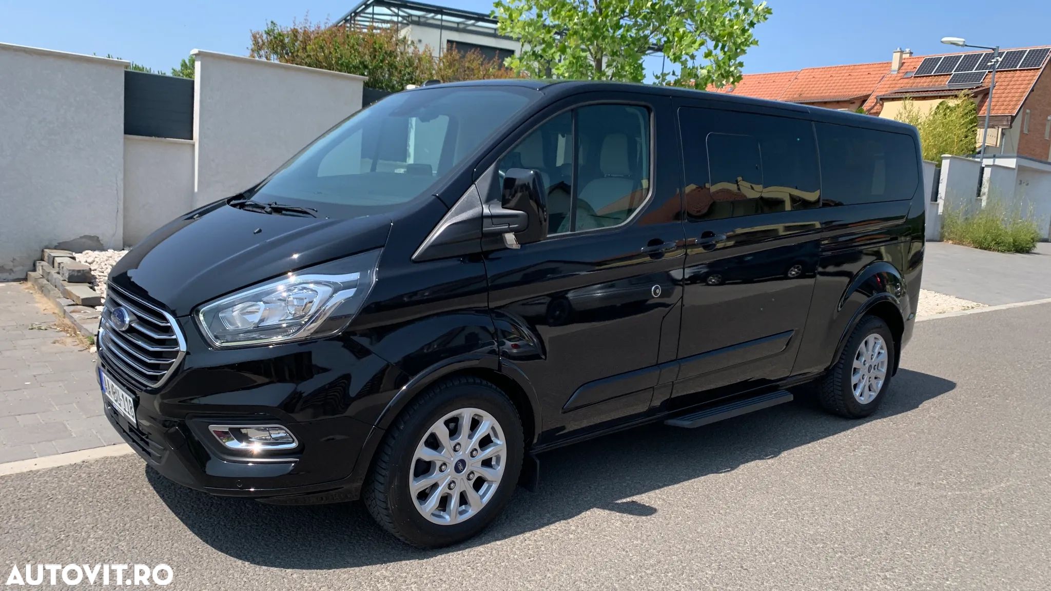 Ford Tourneo Custom Bus 320 2.0 EcoBlue 150 CP L1H1 Titanium - 1