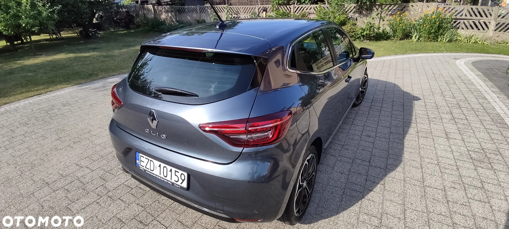 Renault Clio TCe 100 INTENS - 25