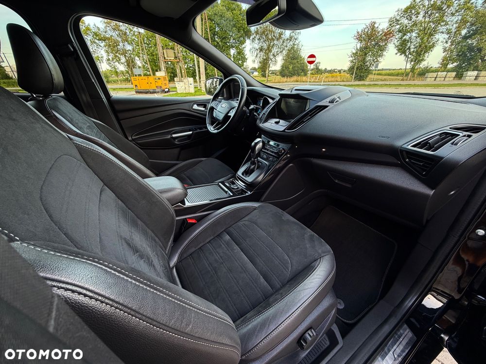Ford Kuga 2.0 TDCi 4x4 ST-Line - 27