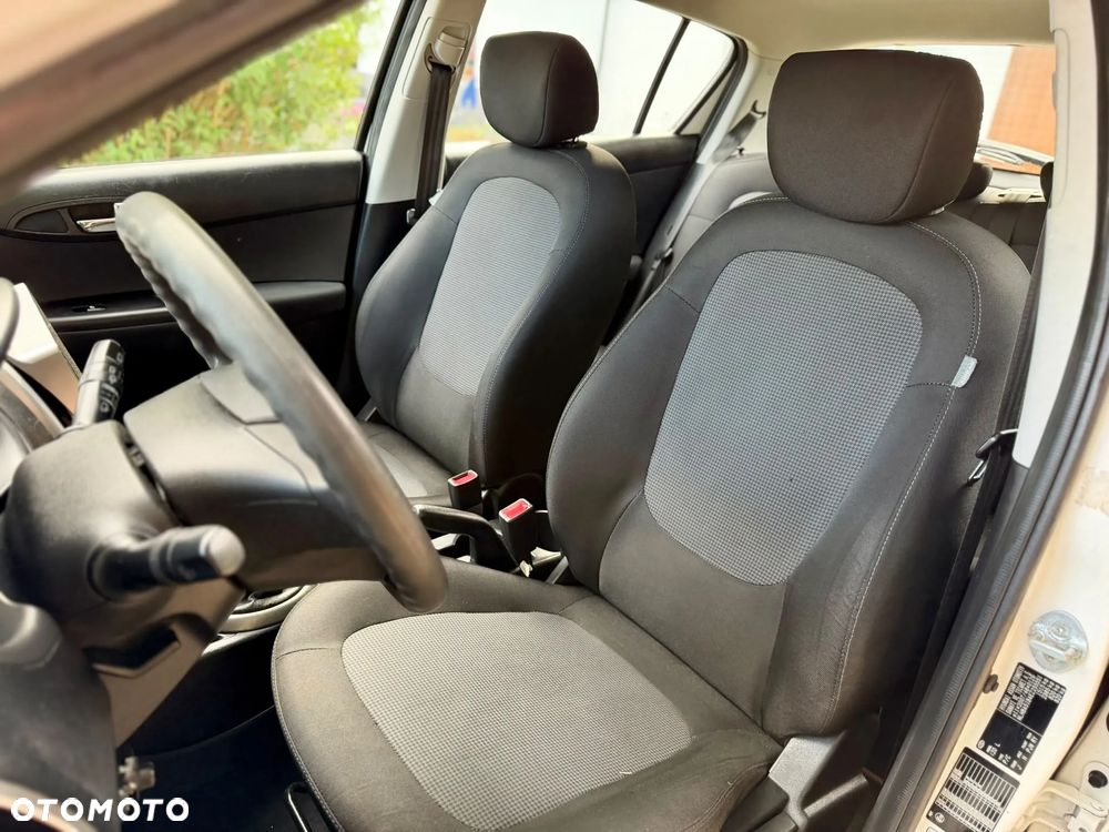 Hyundai i20 - 20