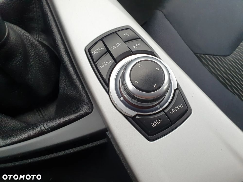 BMW Seria 3 318d DPF - 17