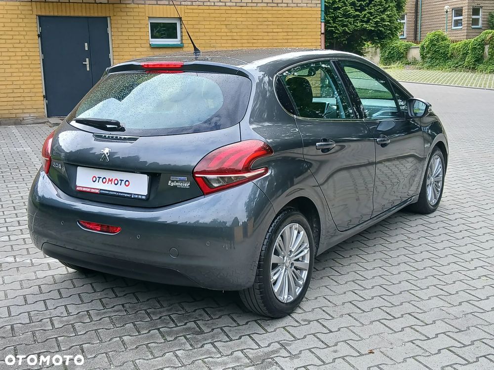 Peugeot 208 - 24