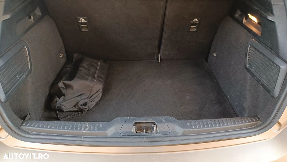 Ford Focus - 10