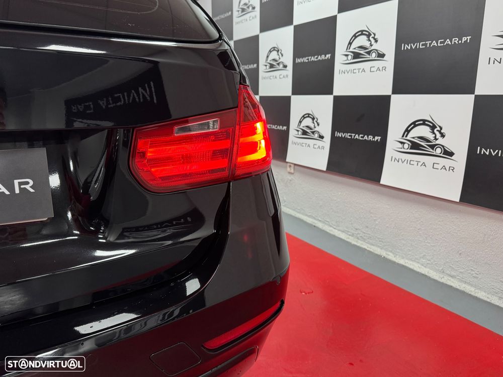 BMW 318 d Line Sport - 12