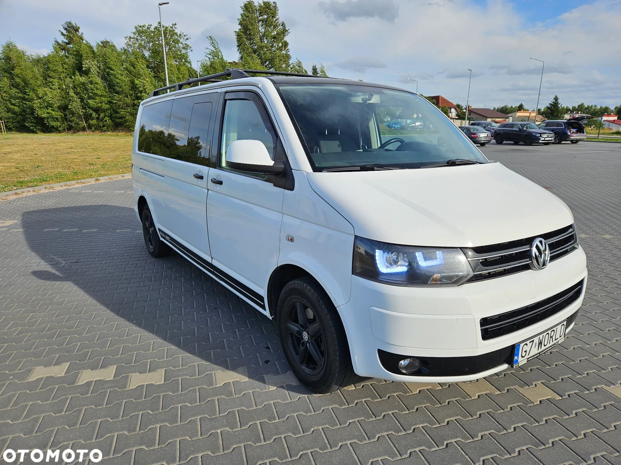 Volkswagen Multivan - 1