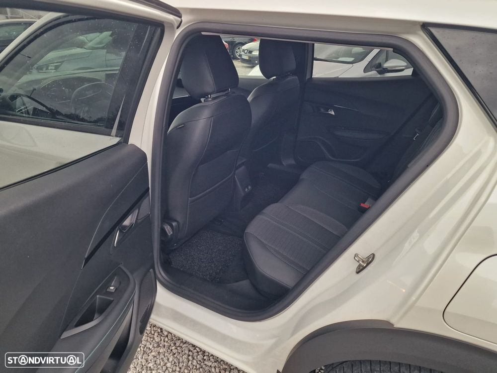 Peugeot e-2008 50 kWh Allure Pack - 11