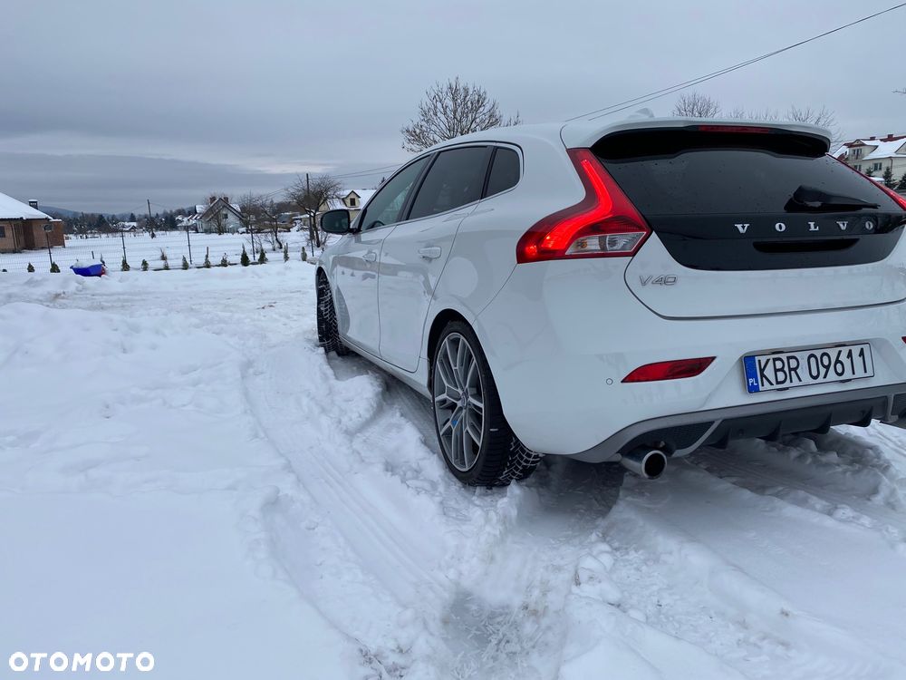 Volvo V40 D3 R Design - 2