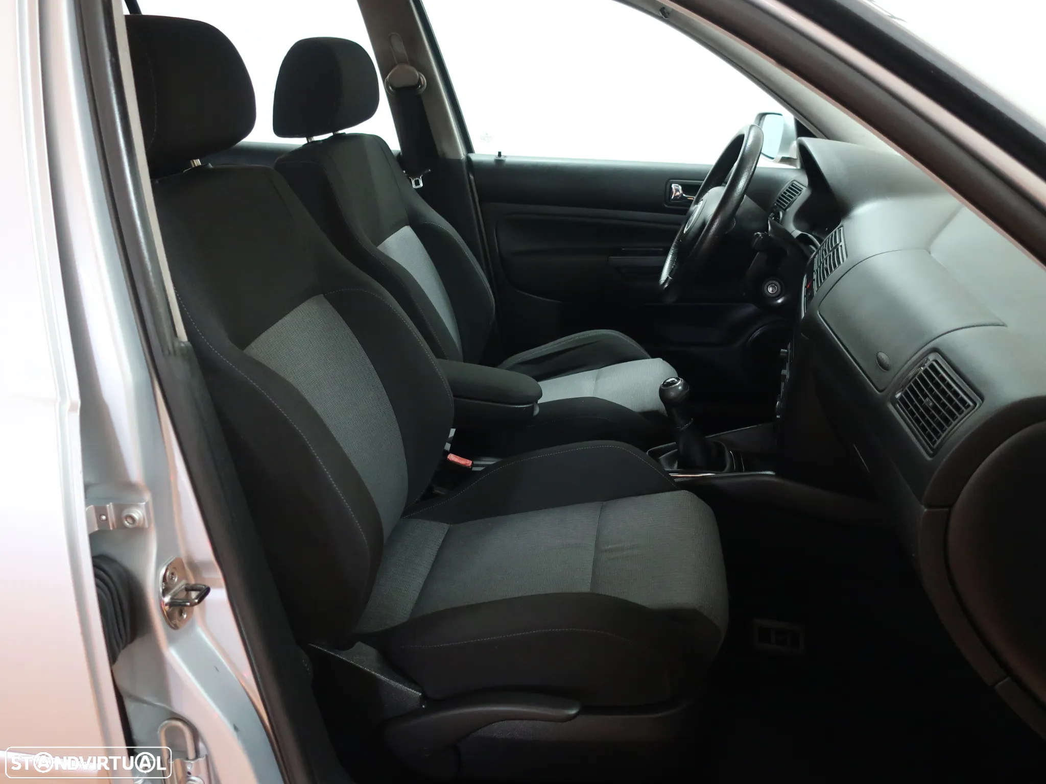 VW Golf 1.4i Pacific - 21