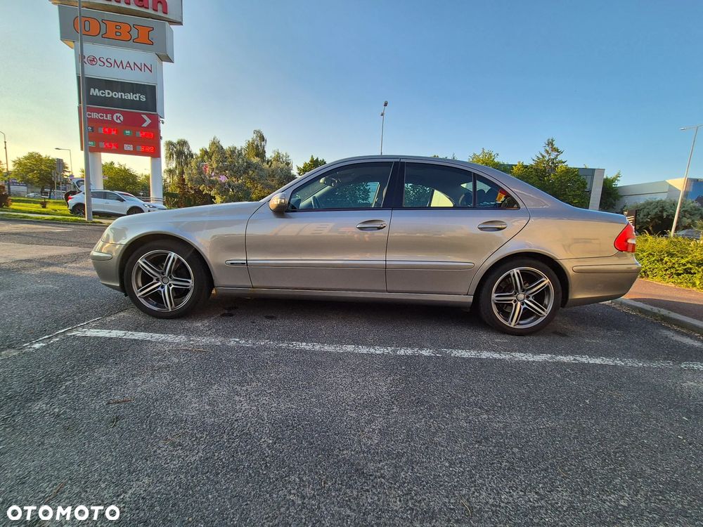 Mercedes-Benz Klasa E 200 Kompressor Automatik Classic - 2