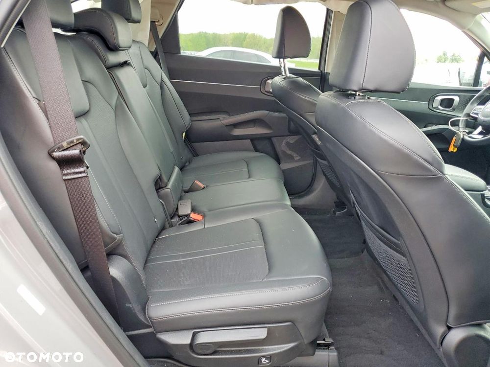 Kia Sorento - 12
