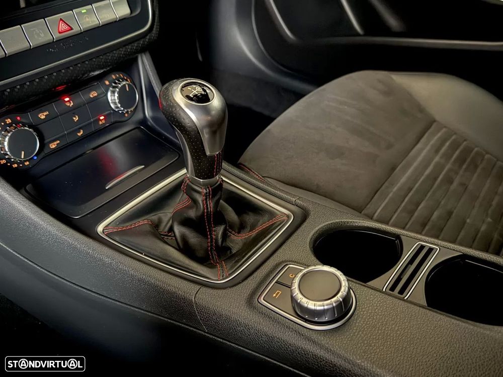 Mercedes-Benz A 180 d AMG Line - 58