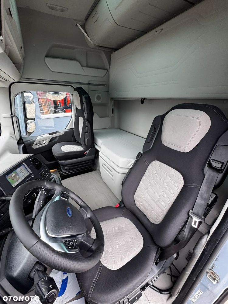 Ford F-MAX 500 - 11