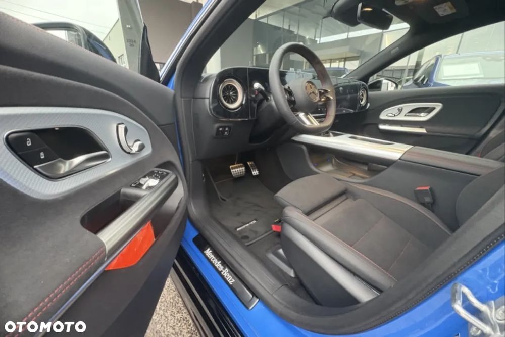 Mercedes-Benz CLA 180 7G-DCT - 12