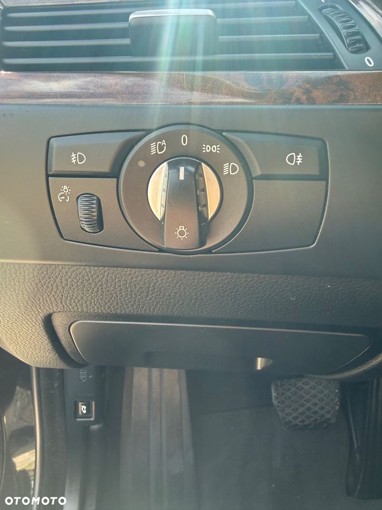 BMW Seria 5 530i - 33