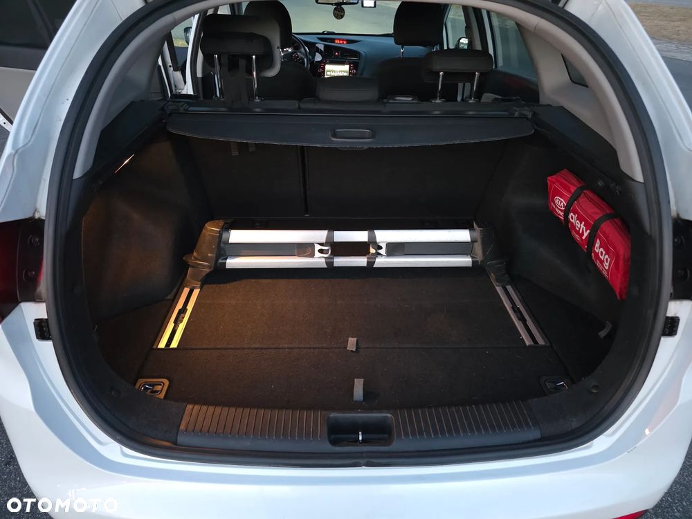 Kia Ceed 1.6 GDI L Business Line - 13