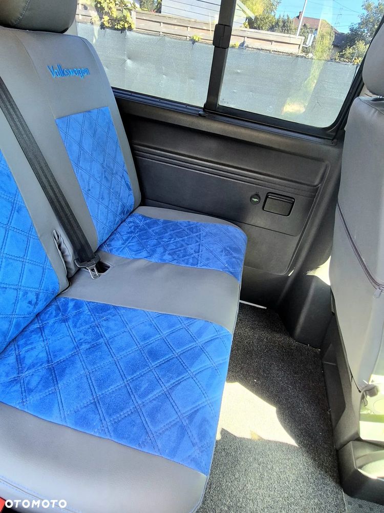 Volkswagen Caravelle - 14
