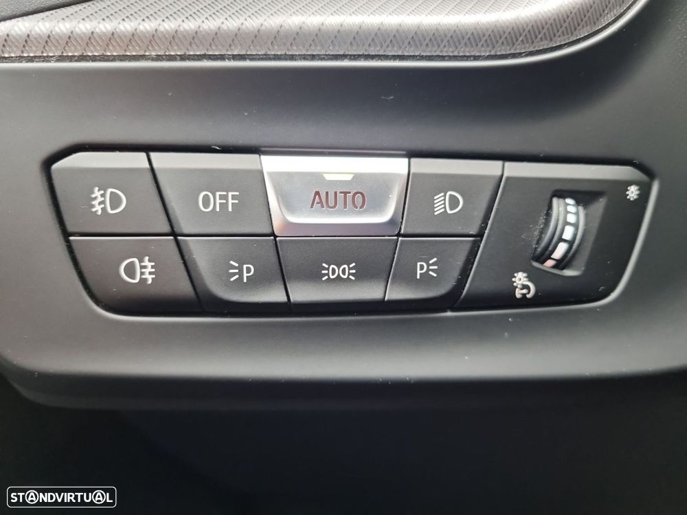 BMW 116 d Pack Desportivo M Auto - 24