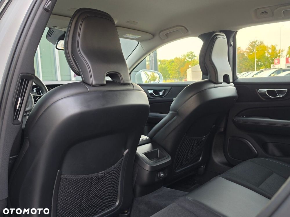 Volvo V60 Cross Country D4 AWD - 29