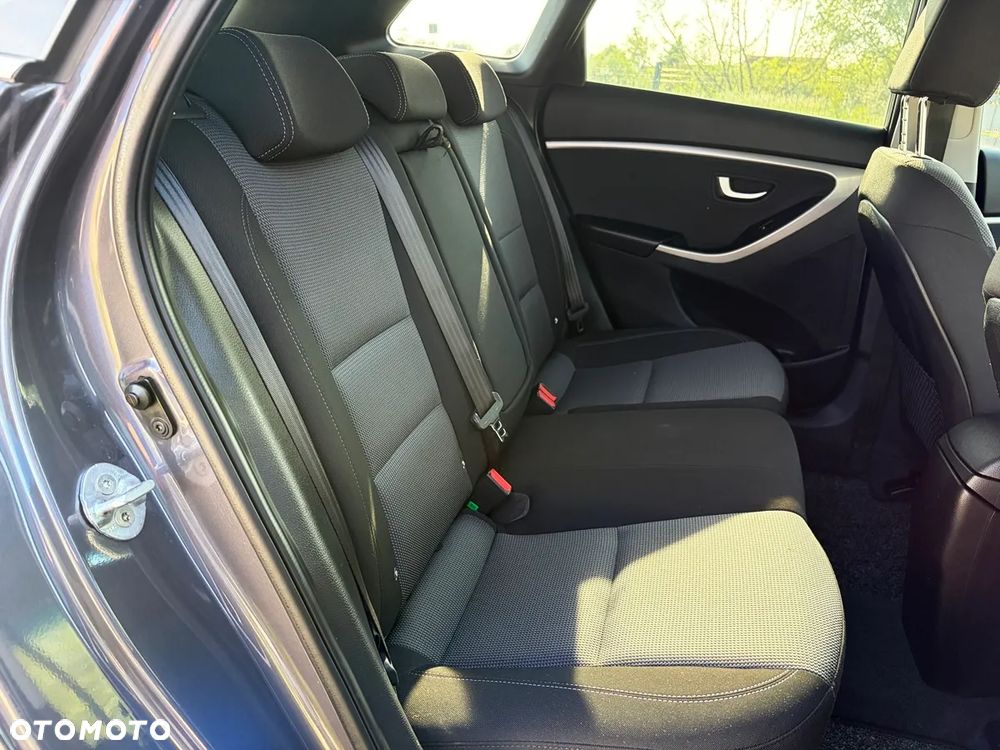 Hyundai i30 blue 1.6 CRDi DCT Passion - 39