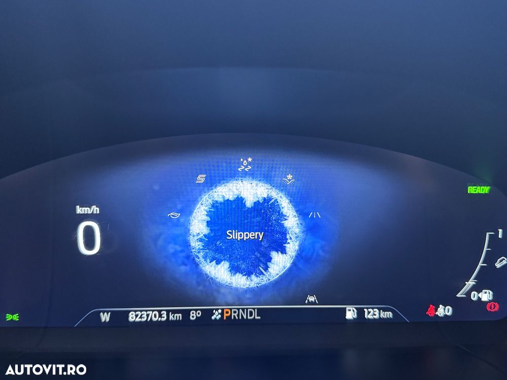 Ford Kuga 2.5 Duratec FHEV ST-LINE X - 25