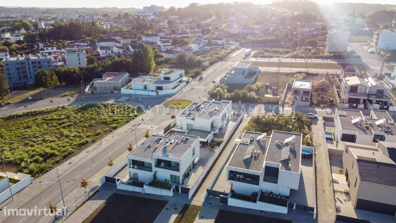 Terreno com licença construção, Santa Maria Feira - Grande imagem: 2/14