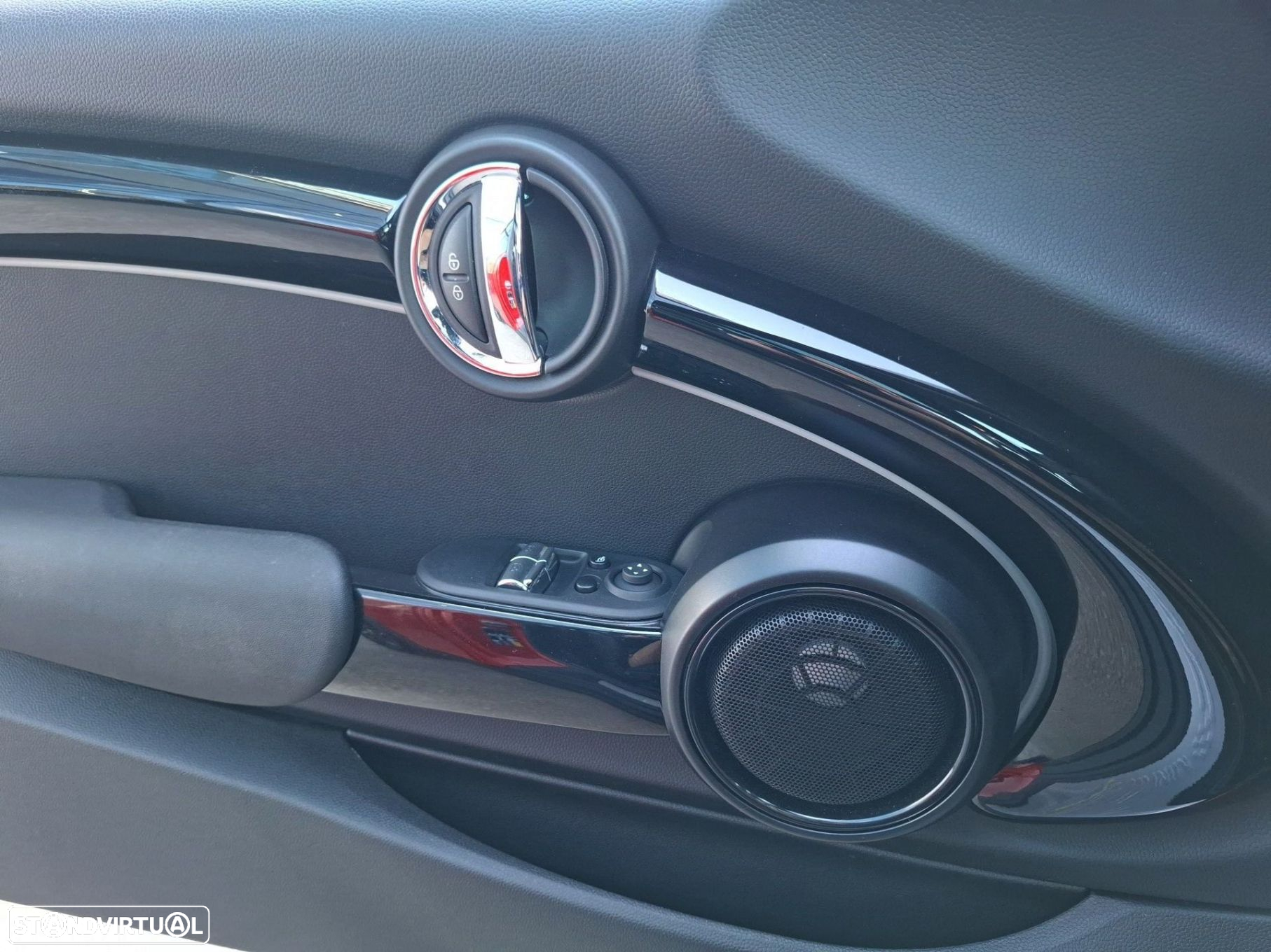 MINI 3 Portas Cooper SE Collection 2021 - 18