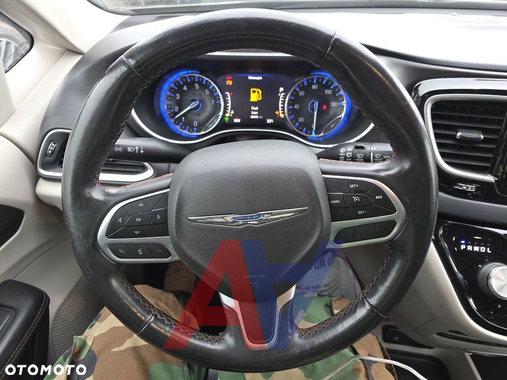 Chrysler Pacifica - 7