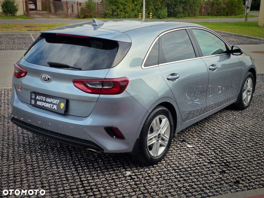 Kia Ceed 1.4 L - 6